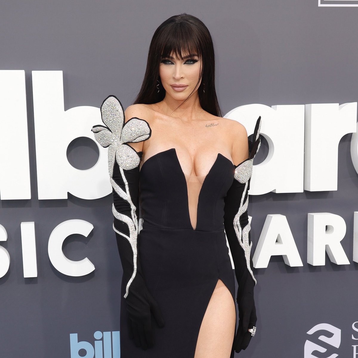 meganfoxfiles's tweet photo. megan fox at the bbmas https://t.co/w5rfjfKAGR