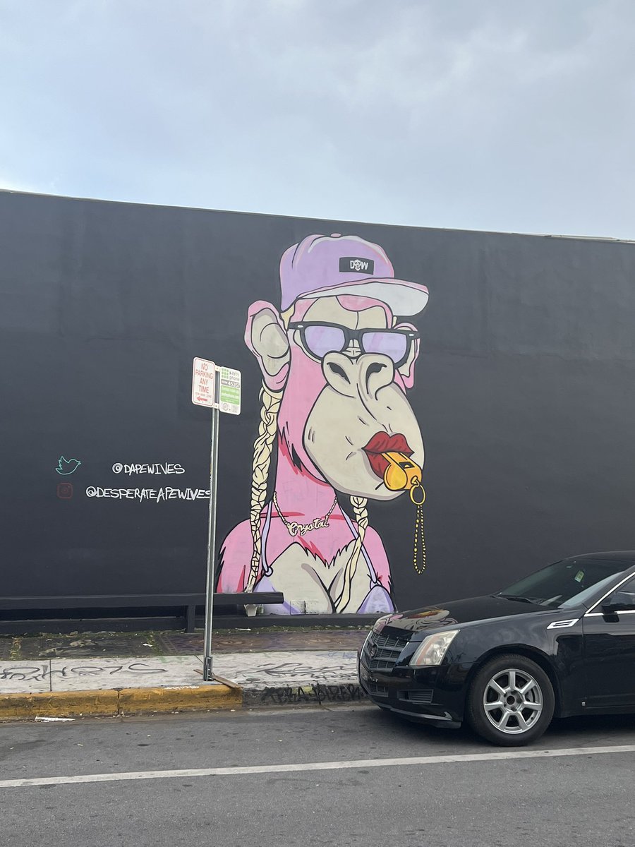 I took a walk in Wynwood and saw this 😁
#NFT are everywhere ❤️
Hopefully one day my art is gonna be on that walls 💖
#NFTCommmunity #NFTfamily #NFTFAM