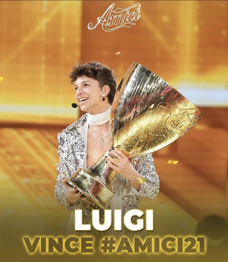 __mc__00's tweet photo. Ce l’hai messa davvero tutta e hai vinto Gigino🤍 #Amici21 #Luigi #caroligi https://t.co/jVBpzpGp5r