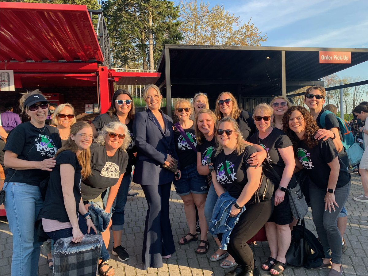 MitchellWoodsPS's tweet photo. Celebrity sighting!!! #rockthewoods #Junos2022 #UGDSBPROUD @MusiCounts @kellypurv @TheJUNOAwards https://t.co/noiKb4aQaU
