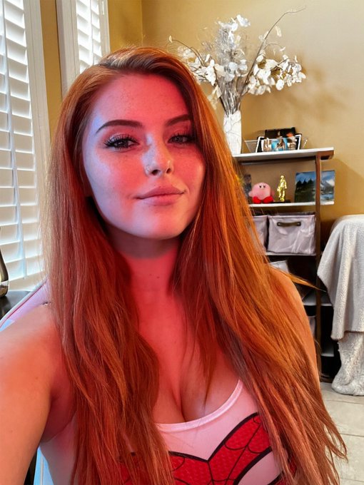 Join me live RIGHT NOW on https://t.co/h77iTz1ngY https://t.co/MN0hekaf7U