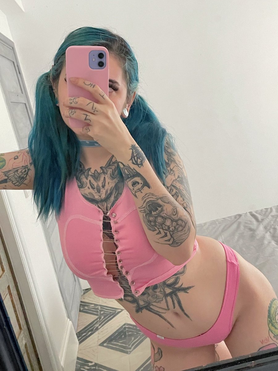 I'M BACK TO ONLYFANS! 🤗🙈 to celebrate that I'm giving away 200 free