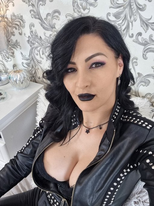 Black lather on a perfect body!  Just seeing My perfect black lips  you feel so desperate and helpless