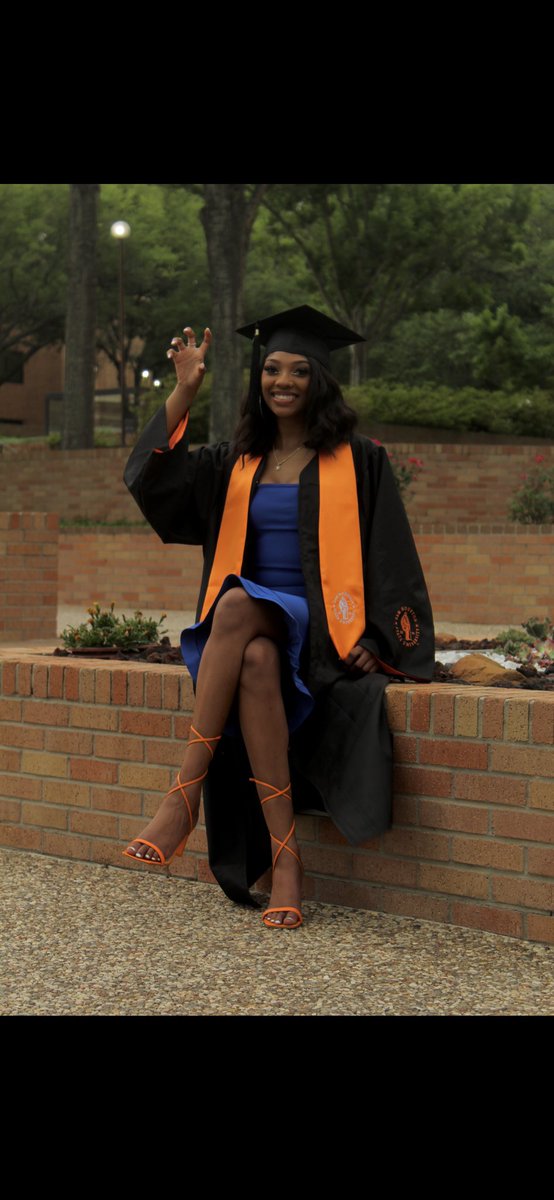 Lyricclov3's tweet photo. It’s been a journey but it doesn’t stop here! I’m so blessed to have reached this milestone. 2022 graduate🎓 Bachelors in Animal Science with a minor in wildlife management🧡 Just remember “Reach for the stars and if you don’t grab em’, at least you’ll fall on top of the world” https://t.co/Smxm1Ae4kA