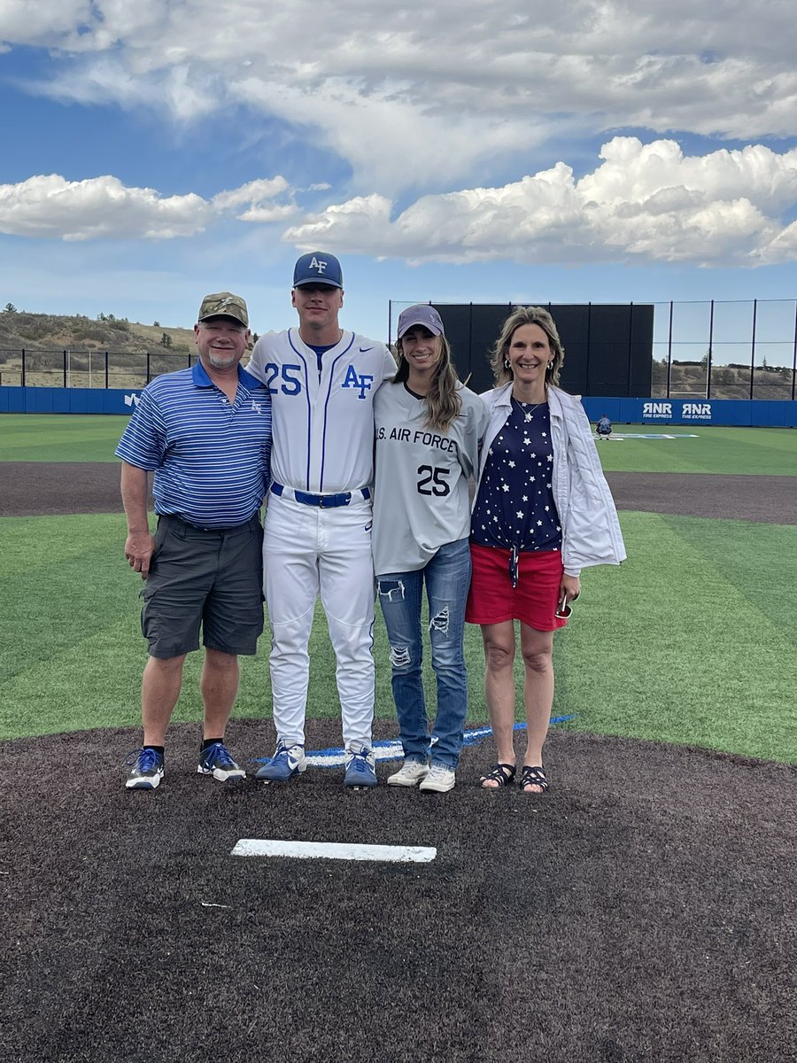 Argoa1's tweet photo. #LastTimeForEverything❤️#SeniorDay #LastTimeOnFalconField❤️🇺🇸⚾️✈️ https://t.co/kkLuDIhDur