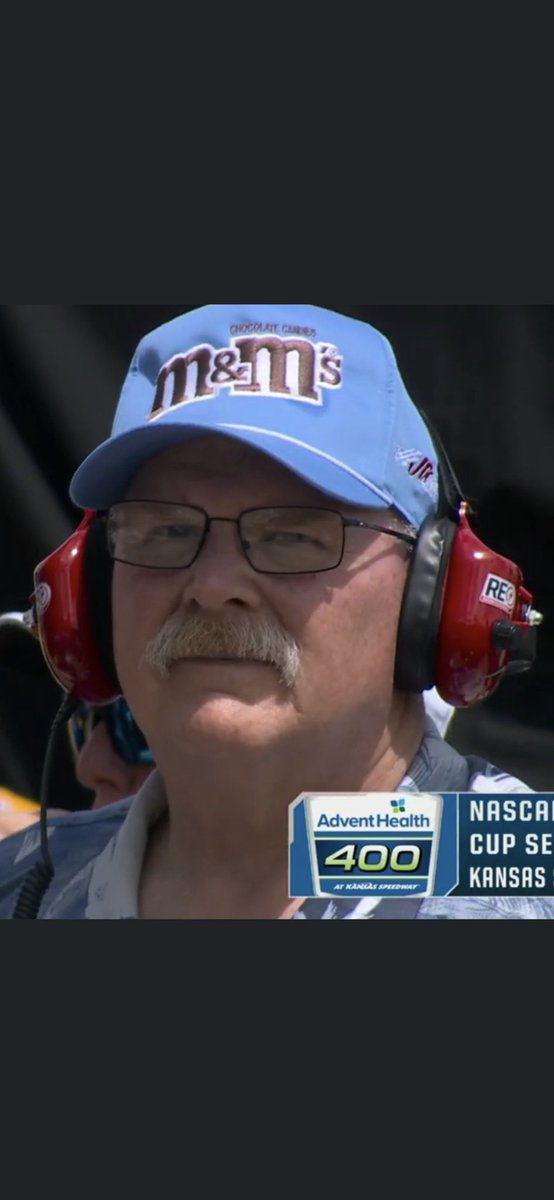 RPatrickAllen's tweet photo. Put this picture of Andy Reid in a god damn museum. #chiefs https://t.co/8o9fdjwHxP