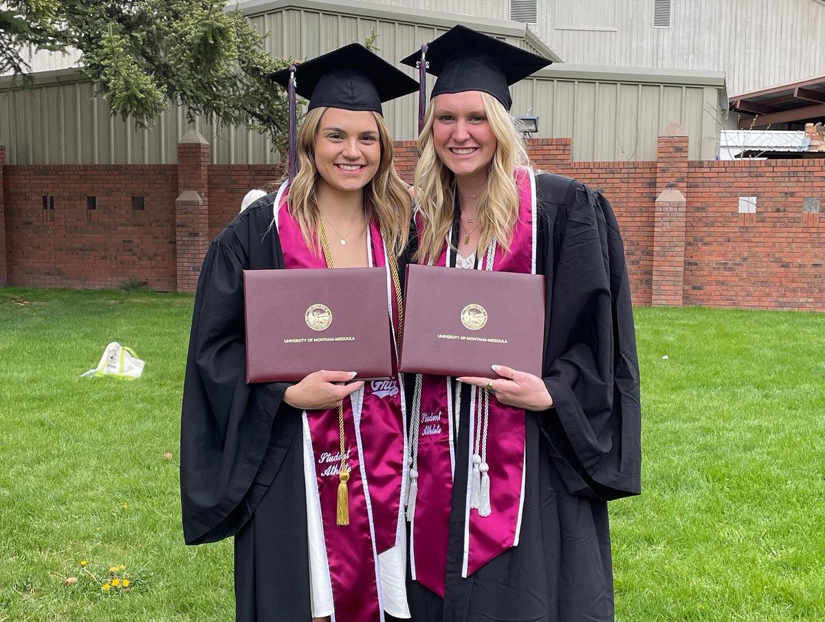 MontanaGrizVB's tweet photo. We’re so proud of our Griz Grads!

#GrizGrad #GrizVB #GoGriz https://t.co/n6xMFwnF3Q