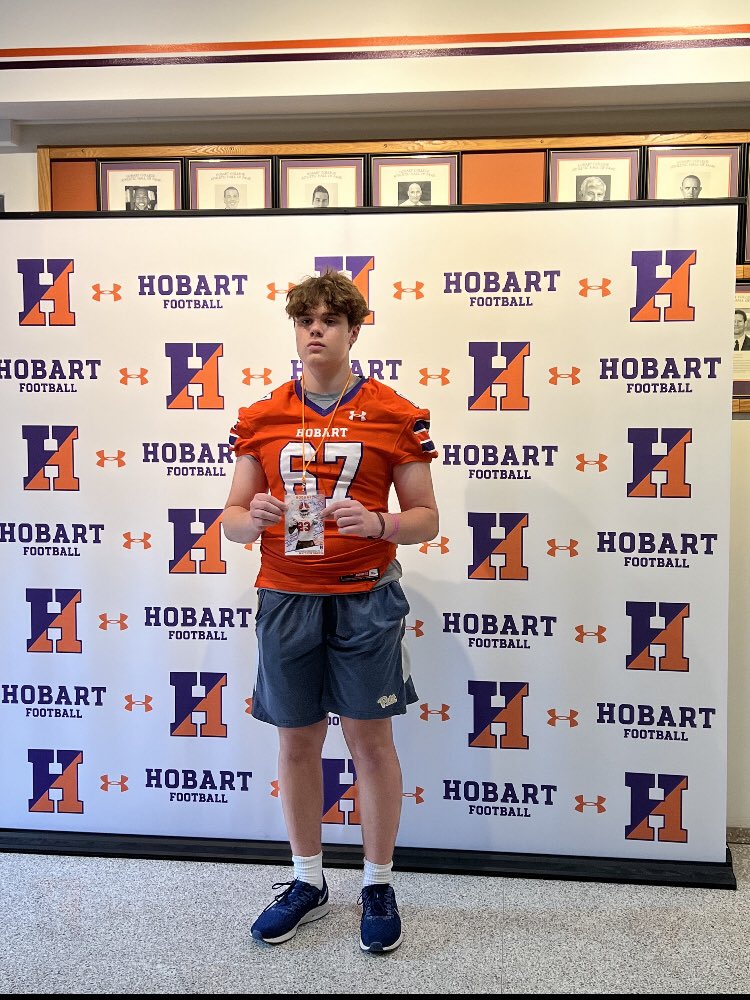 MatthewRagusa10's tweet photo. A huge thank you to @CoachFly_  and @Coach_DeWall  for the Hospitality and the great coaching today at @HobartFootball. I really enjoyed looking around campus and learning what Hobart has to offer @CoachMeisse @KMHSFootball https://t.co/UITADPR3tP