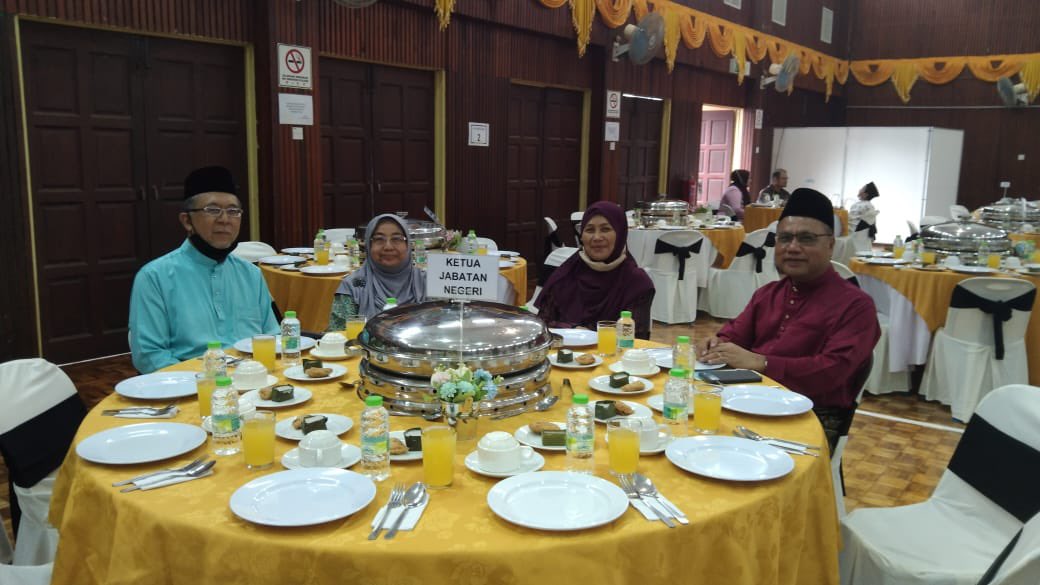 doaselangor's tweet photo. Rumah Terbuka Aidilfitri Negeri Selangor Peringkat Daerah Hulu Selangor @zaharDOA https://t.co/YPljRZ7vkN
