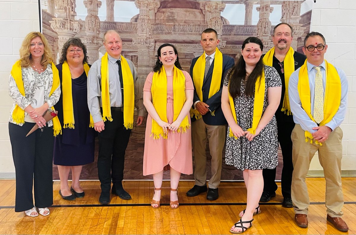 amystellanbc's tweet photo. Thank you to the Hindu community in the NB Region for welcoming us to Darshana, a glimpse into Hindu culture and tradition, and honoring educators during a teacher appreciation ceremony. A truly remarkable day and humbling experience. https://t.co/k7224fqN4E https://t.co/tVdyPE9bSL