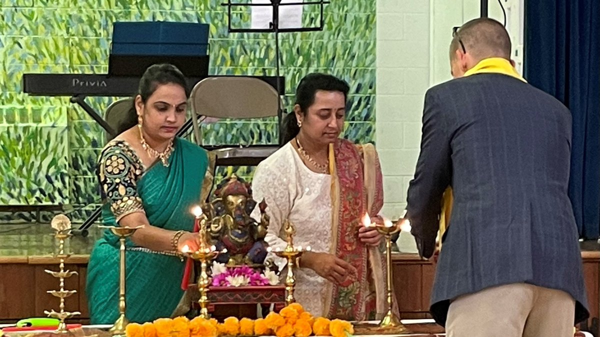 amystellanbc's tweet photo. Thank you to the Hindu community in the NB Region for welcoming us to Darshana, a glimpse into Hindu culture and tradition, and honoring educators during a teacher appreciation ceremony. A truly remarkable day and humbling experience. https://t.co/k7224fqN4E https://t.co/tVdyPE9bSL