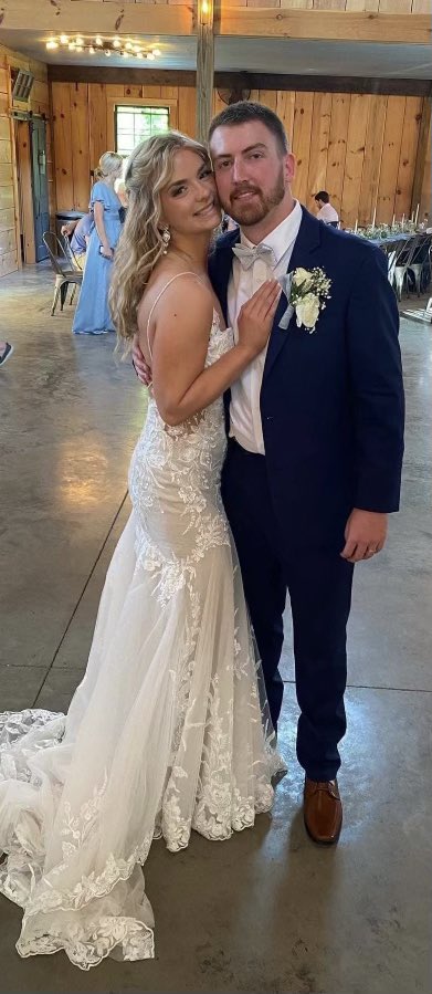 SeanG16847925's tweet photo. Cannot express how thankful and proud I am of these two. @Michael_G_22 and Hannah my new daughter in-law. Love you guys beyond words. https://t.co/RRkU4Rg0n7