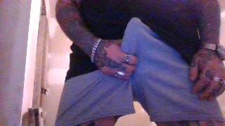 on for a couple hours now https://t.co/lKsUBcWVi9 https://t.co/DtIZNRTL1n