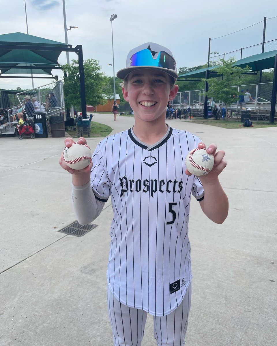 mrsbridgescjhs's tweet photo. Because some days you need more than one homerun! #bronxalan #dingerday https://t.co/uhiJVboevA