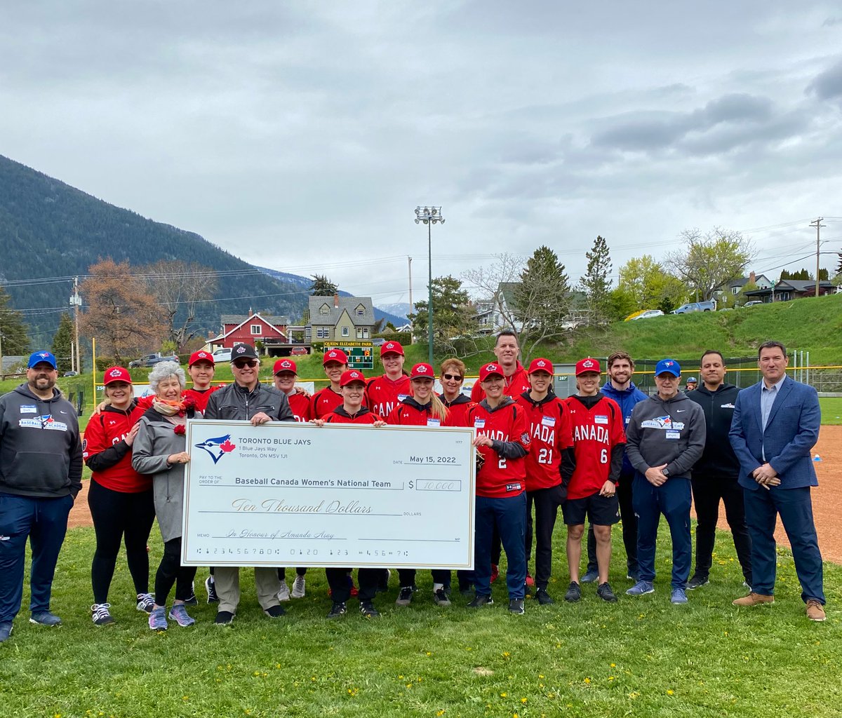 BlueJaysAcademy's tweet photo. Today we were able to honour the legacy of @BaseballCANWNT member Amanda Asay by hosting a free clinic in her beautiful home of Nelson, BC.

Thank you to our baseball family at @NelsonBaseball1, @Baseball_BC and @BaseballCanada for helping bring our event to life. https://t.co/E1XCM9OB8Y