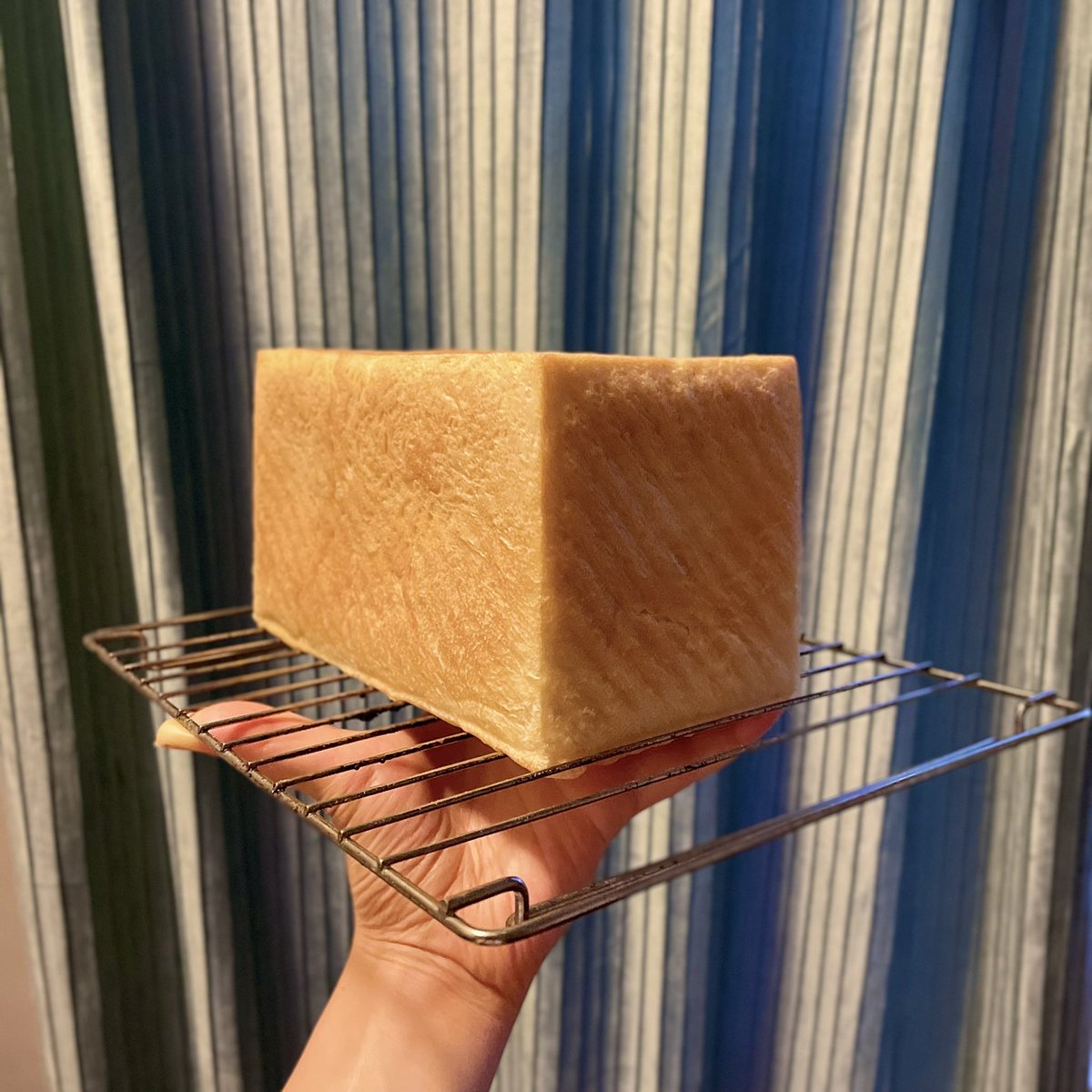 isomaltol's tweet photo. Now accepting orders for Japanese Shokupan (often called milk bread in the US).
It’s the best white bread in the whole world. https://t.co/WO0zrHqmQf