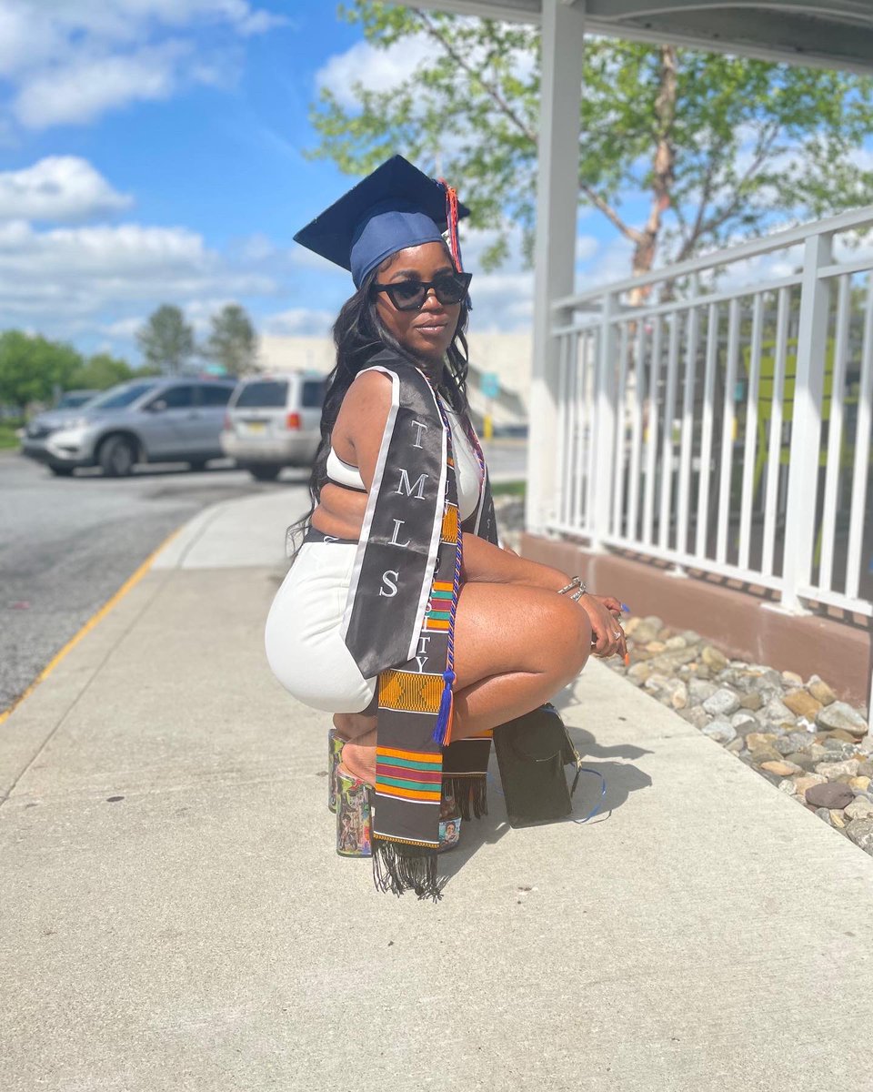 DayytheeDon's tweet photo. The Don turns into a Big Fish 🎓🧡💙 #lincolnuniversity #ISSAGRAD https://t.co/YBMnnGgz9q