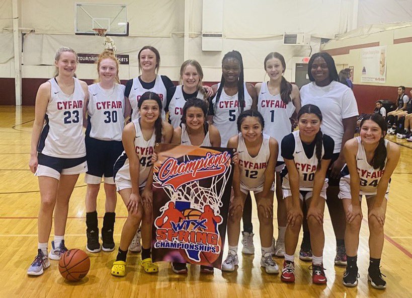 AddiBollinger23's tweet photo. Always fun when we combine last minute.  #lovethegame @CFEliteSports @WTCYFAIR https://t.co/blnzLtriEJ