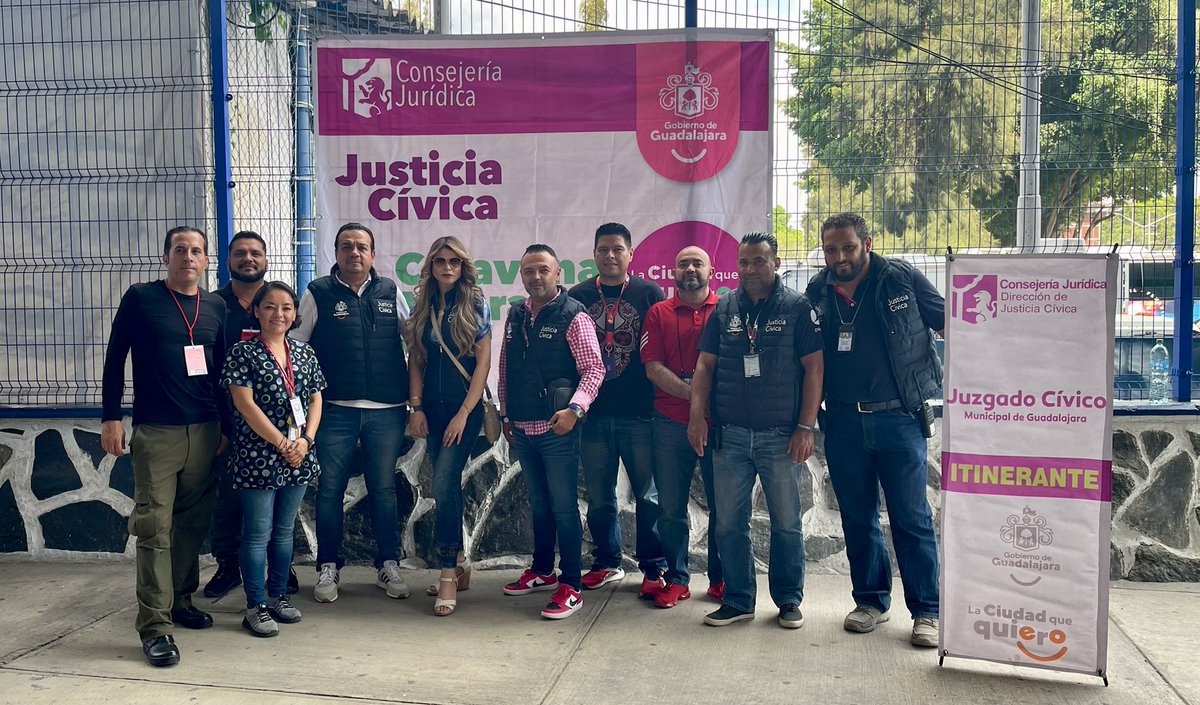paofranco04's tweet photo. #JusticiaCívicaGdl presente en estadio Jalisco para actuar con eficiencia y eficacia! Seguridad para los asistentes @Chivas 🆚@AtlasFC @GuadalajaraGob atendiendo indicaciones de nuestro presidente municipal @PabloLemusN 🏟⚽️⚖️ https://t.co/kEgsSmedsR