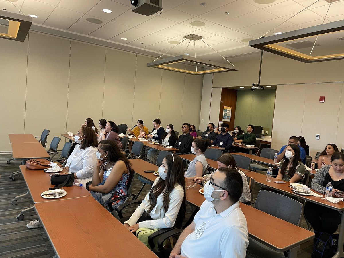 teendoclurie's tweet photo. Awesome day wrapping up our inaugural TeenDoc Mentorship class, including capstone presentations and an opportunity to meet our mentees’ families! Excited to pick up where left off in the fall 🥹 https://t.co/oCUyrBUO7H