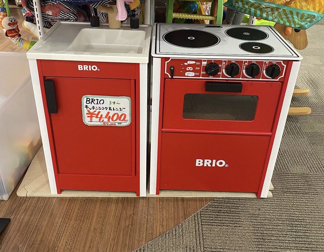 ecolifecoco's tweet photo. 【多摩平の森】

木製おもちゃでお馴染みのBRIOのおままごとキッチンが入荷致しました😊
とても可愛いデザインです❤️
.

#ecolifecoco  #エコライフココ #イオンモール多摩平の森 #リサイクルショップ #キッズコーデ #出産準備 #新生児 #ベビー服 #briokitchen #briotoys #ブリオ #おままごとキッチン https://t.co/IYveFyq78x