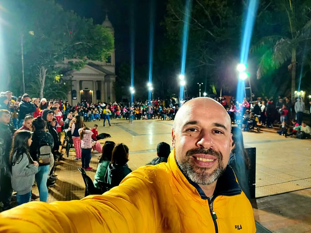 AscuaTincho's tweet photo. ♥️ Con toda la juventud libreña, participamos del encuentro de Djs en plaza Independencia 🤙🏼

👉🏼 En el nuevo playón de plaza Independencia nos encontramos con nuestros gurises con música en vivo, danza y freestyle.

#DaleLibres
#DaleCorrientes https://t.co/jx3V5JVv7b