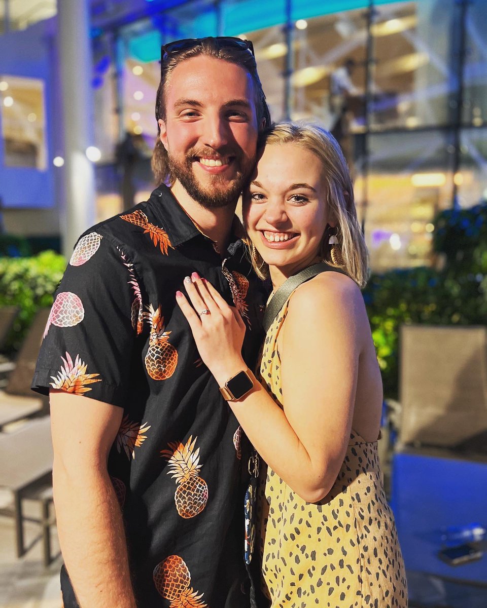 krakenwithakam's tweet photo. Hey Twitter peeps, I got engaged yesterday!☺️ https://t.co/jjsgBJYj3N