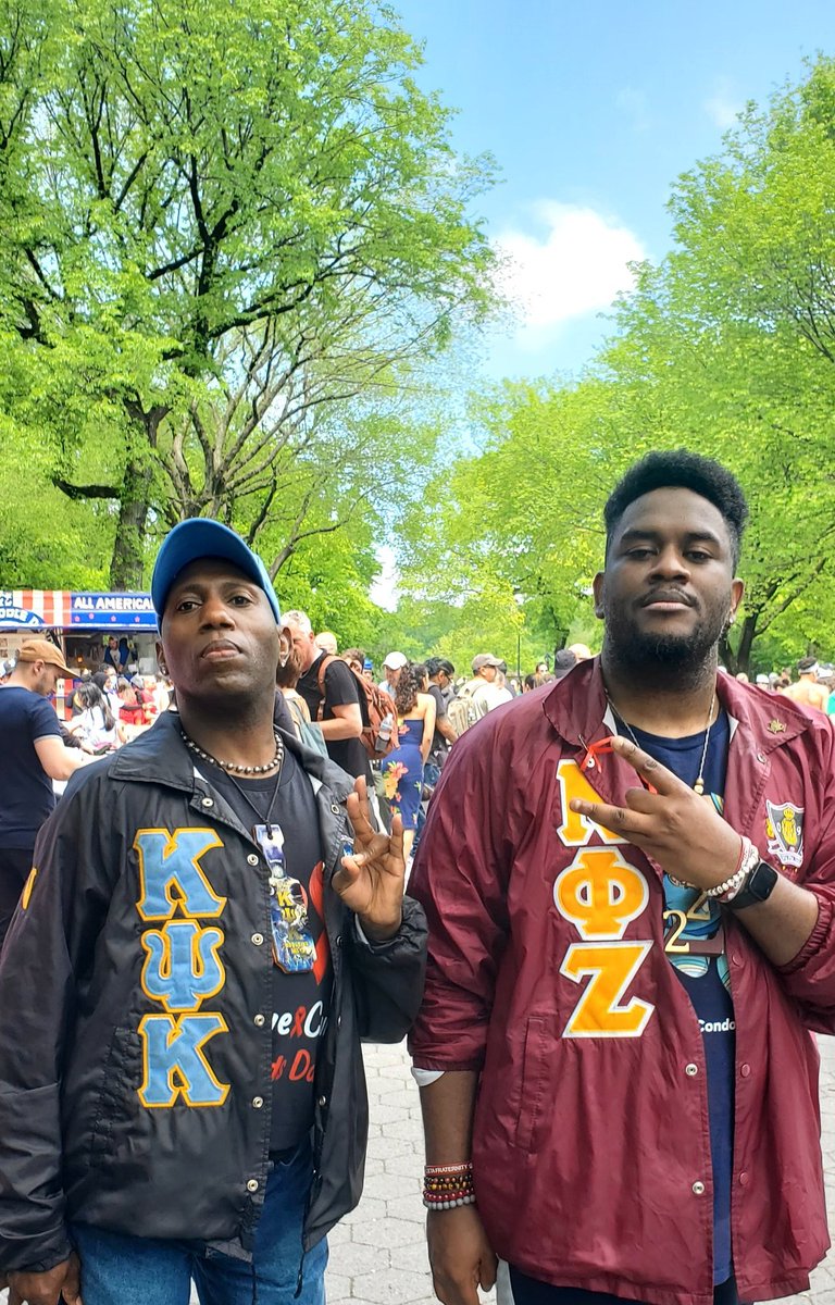 AdonisPassion86's tweet photo. Ran into a fellow King I've known for a little over 10 yrs. Regardless of our letters... I AM MY BROTHER'S KEEPER!!!! #DeuceClub #Greekdom #LetMeReintoduceMyselfToMe #IAmMyBrothersKeeper #KeepGoing #MakingMyOwnHappiness #NYCAidsWalk2022 #NPZInc #KPsiKInc https://t.co/NTdKxtvZbV