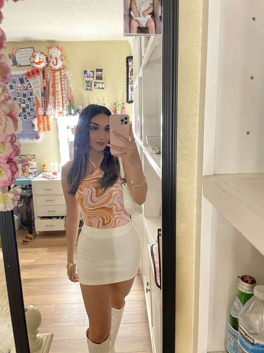 clarirdzz's tweet photo. feeling like disco barbie 🪩 https://t.co/mA6dxxmpF3