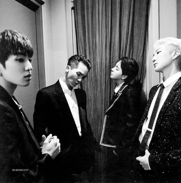 Roo4WINNER's tweet photo. How come I wake up and still no comeback date!? WINNER deserves better treatment ๐ก
GIVE US WINNER COMEBACK #WINNER_COMEBACK_WHEN #WINNER @ygent_official @yginnercircle @yg_winnercity https://t.co/rJ5KeudfJD