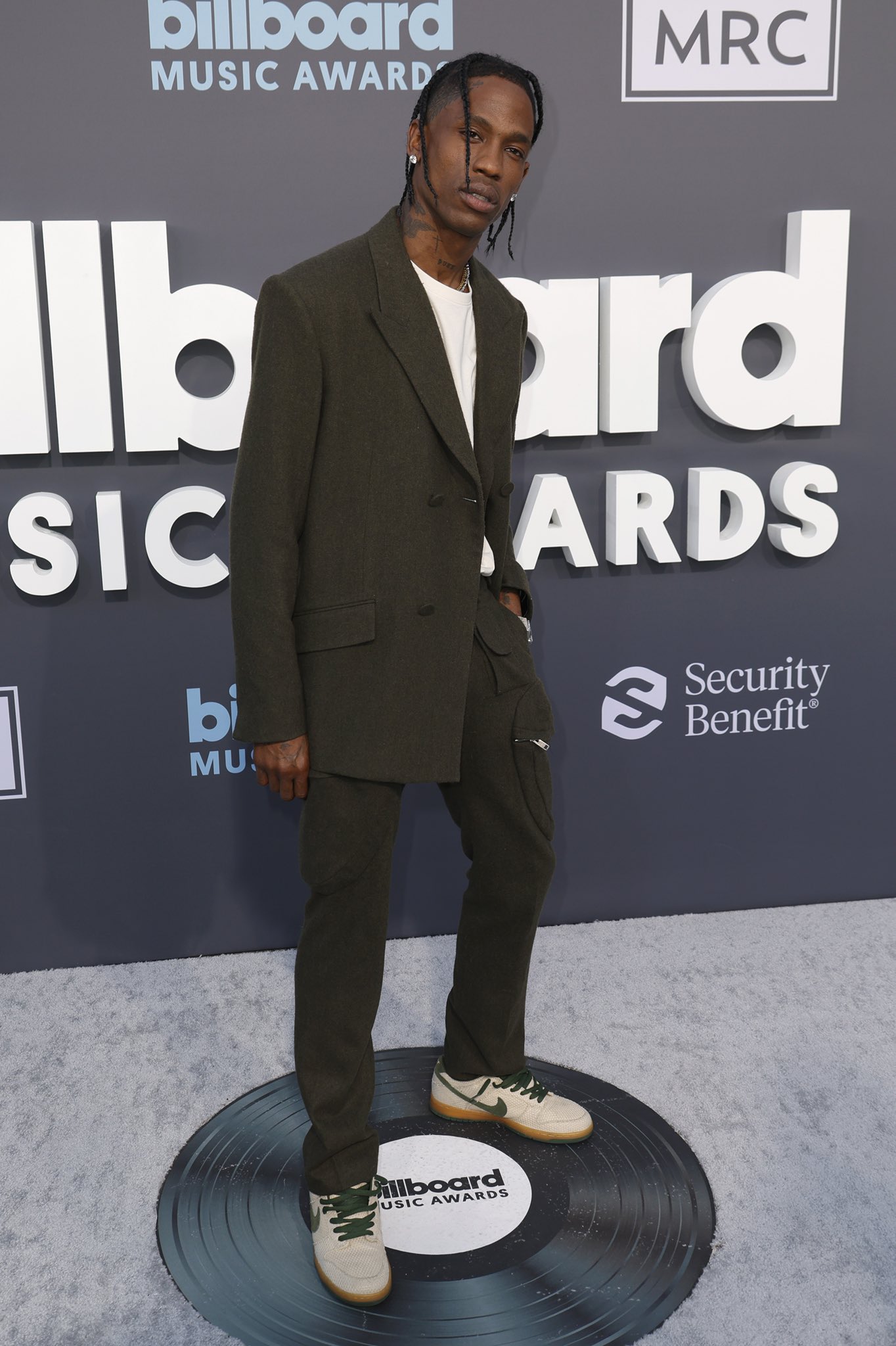 Complex Sneakers on X TrvisXX in Green Hemp Nike SB Dunk Lows at the BBMAs https t i40s3jrBqe X