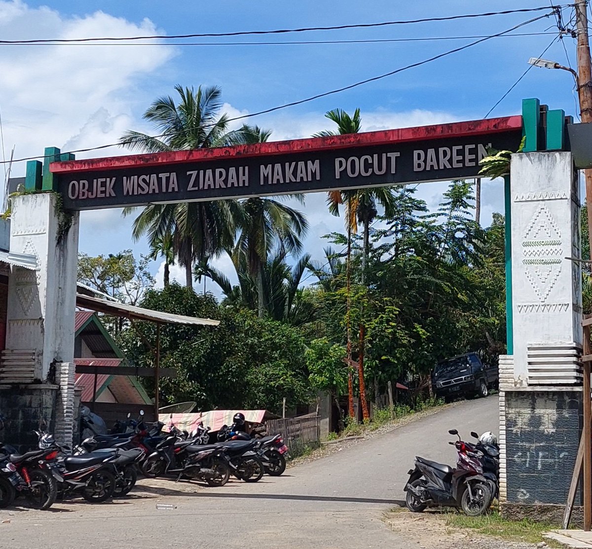 AsgardBram's tweet photo. Satu lagi pahlawan perempuan dari Aceh, Pocut Baren adalah seorang pahlawan dan ulama wanita dari Aceh yang terkenal gigih melawan penjajahan Belanda. Ia mengobarkan perang dari tahun 1903 hingga 1910.
Pocut Baren lahir pada tahun 1880 di Kabupaten Aceh Barat. https://t.co/yYeDMw9fvf