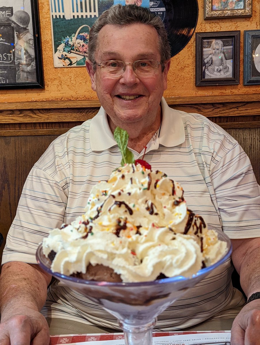 LadyWolf926's tweet photo. Had an amazing 79th birthday celebration with Dad and @bucadibeppo made it a day to remember! #CelebrateEverything #ColossalBrownieSundae https://t.co/c1fImOynhB