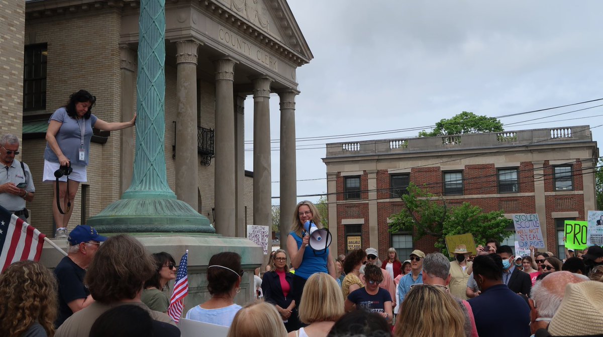 Kara Hahn tweet media