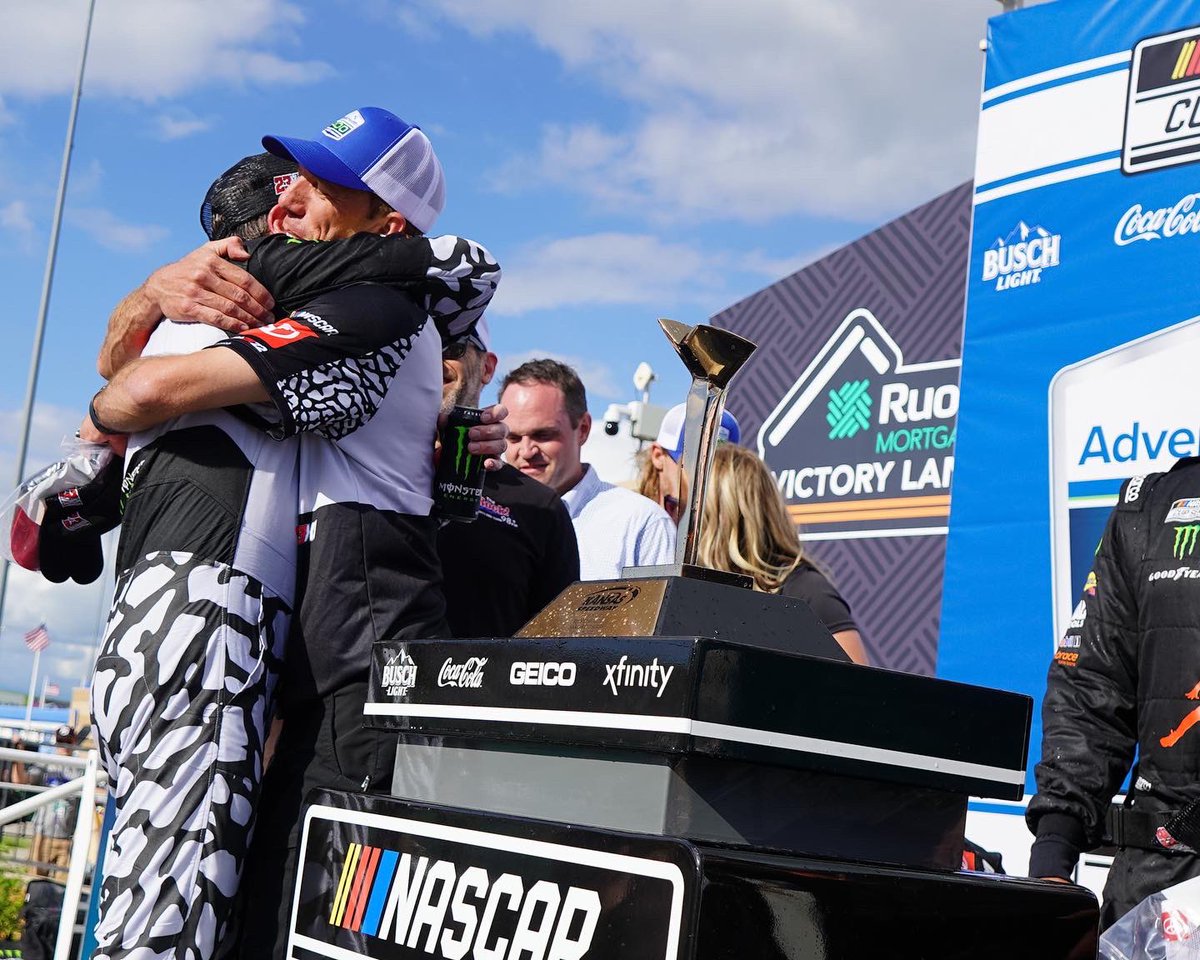 Kurt Busch tweet media