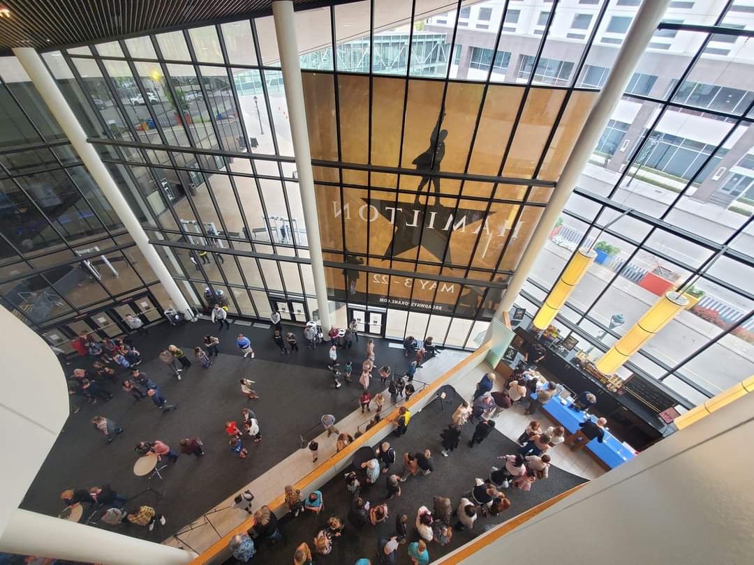 ElSommWineTours's tweet photo. Finally made it to @HamiltonMusical. ✌🏾👑🚍❤
🎶 Look around, look around at how lucky we are to be alive right now. 🎶
#ELSOMMisBlessed #FatherDaughterWeekend #FromTheTri2Spokane #SpringinSpokane #ELSOMMWINETOURS #WAwine #SpokaneFancyWellnessTour #WeTourDifferent https://t.co/hEKIAT0iKi