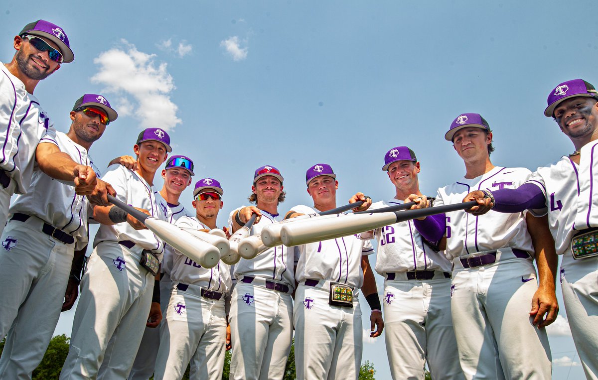 TarletonBase's tweet photo. Yesterday was Senior Day and we got to honor this special group of 🔟 guys that have meant a lot to the program!

Check out more of the pictures in this thread⬇️

FULL GALLERY: https://t.co/Ghc7yqvHQT

#RideWithUs https://t.co/epAfHqwjjj