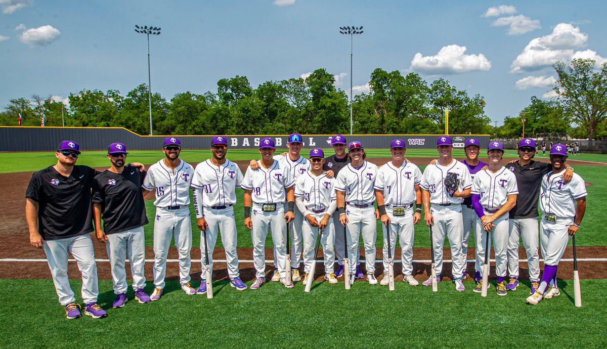 TarletonBase's tweet photo. Yesterday was Senior Day and we got to honor this special group of 🔟 guys that have meant a lot to the program!

Check out more of the pictures in this thread⬇️

FULL GALLERY: https://t.co/Ghc7yqvHQT

#RideWithUs https://t.co/epAfHqwjjj