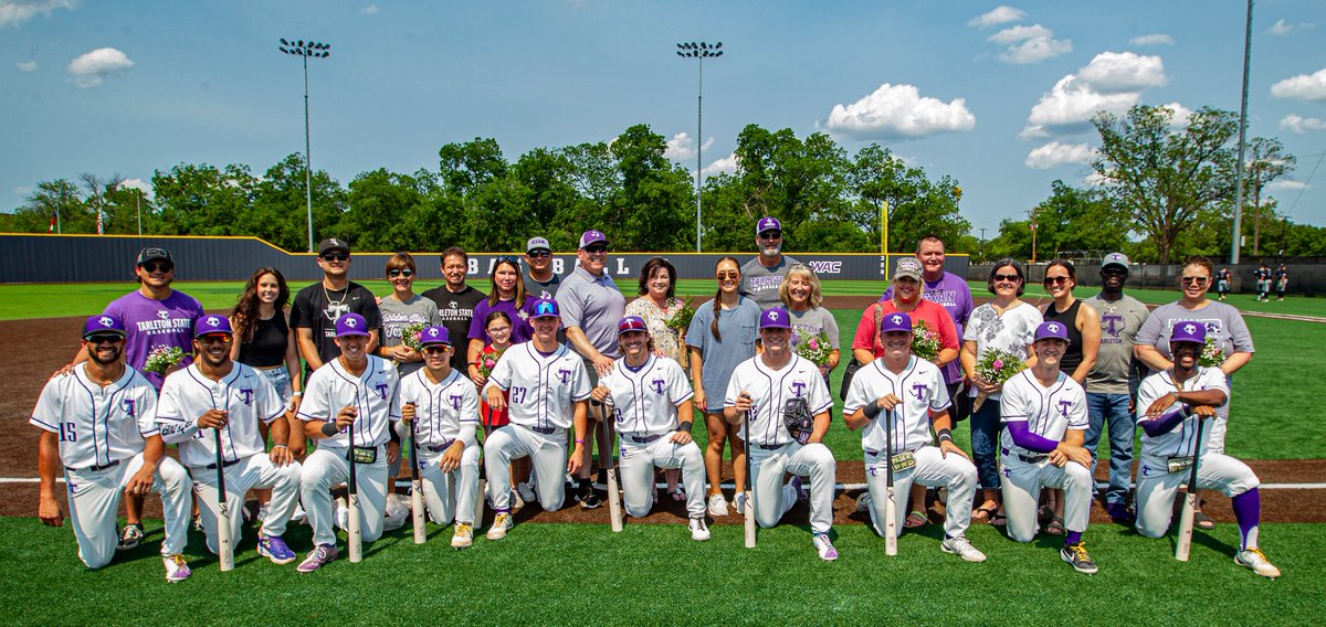 TarletonBase's tweet photo. Yesterday was Senior Day and we got to honor this special group of 🔟 guys that have meant a lot to the program!

Check out more of the pictures in this thread⬇️

FULL GALLERY: https://t.co/Ghc7yqvHQT

#RideWithUs https://t.co/epAfHqwjjj