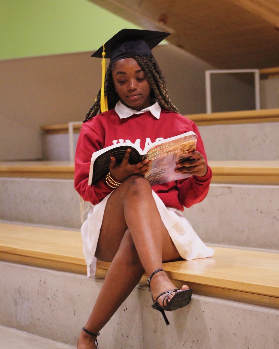 styles_shaye's tweet photo. Such a bittersweet moment but I couldn’t be more proud of myself. The past 4 years have not been easy by any means, especially the past year, but I made it. College has taught me to grow through what you go through, and I’m excited to enter this new chapter of my life 🥳🍾 https://t.co/gcc0SAm6cb
