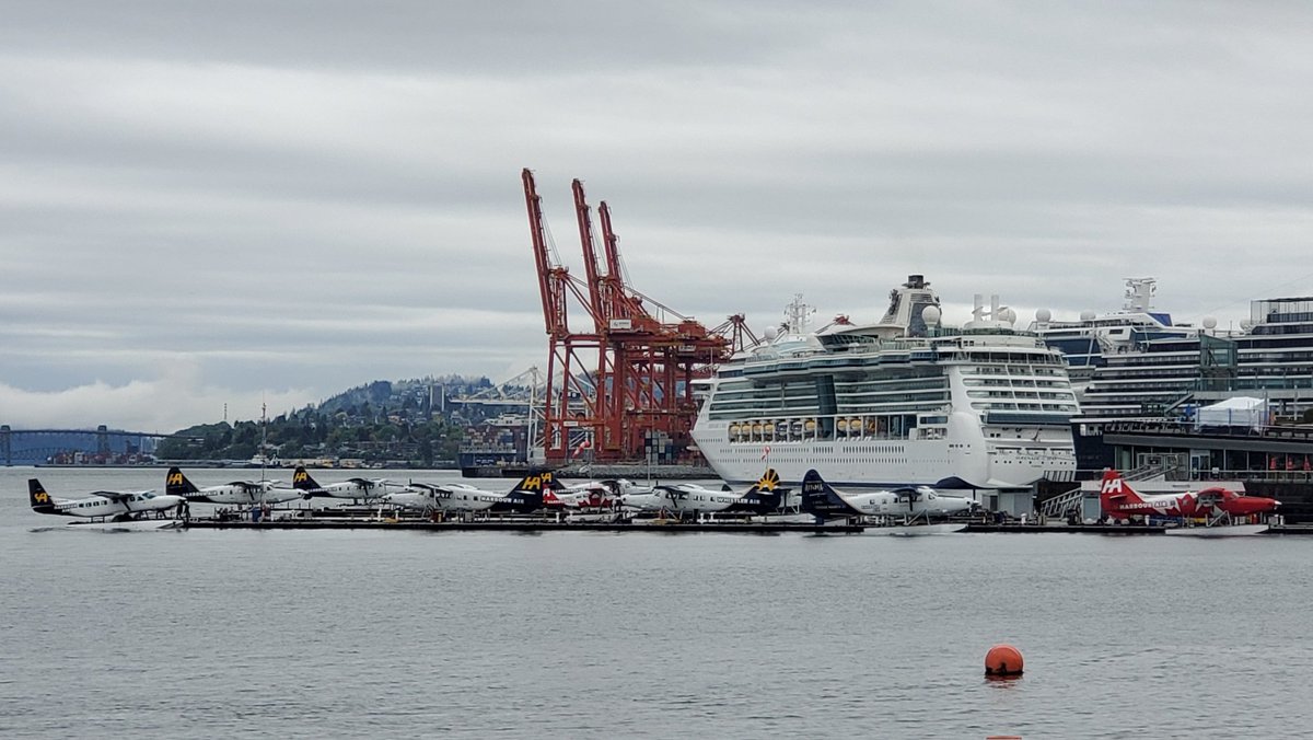 veryboeing's tweet photo. Vancouver Harbour Airport #CYHC https://t.co/mUKN5BPsT3