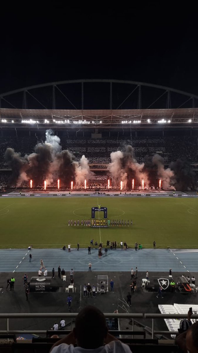 Esses fogos e fumaça alvinegra foram um acerto absurdo. Criam um clima de outro mundo!

Ninguém faz uma festa como nós. 🔥