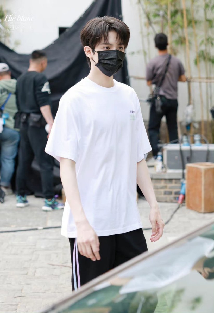 115LYZ's tweet photo. เรามักจะสะดุดกับความไร้เดียงสาของเขาอยู่เสมอ เขาถูกกำหนดให้เป็นดวงจันทร์สำหรับผู้คนจำนวนมากขึ้น💚
We like IXFORM-罗一舟
On weibo 👇 https://t.co/L52KJphKlT
#IXFORM #罗一舟 #หลัวอีโจว #luoyizhou Drama #houlang #afterwave #เหรินเทียนเจิน https://t.co/f4G9GFWgd0