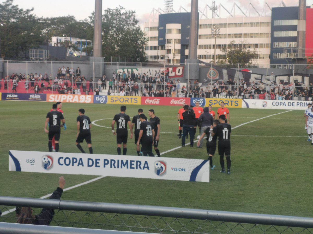 kichipoka's tweet photo. @Libertad_Guma y un gran triunfo de visitante 3 a 1 ante @ClubSpAmeliano con un doblete de @RoqueSantaCruz y #Merlini, para seguir arriba en forma solitaria, sacar 6 pts de ventaja a #Cerro y acercarse al objetivo. https://t.co/s5sDr8PfHB