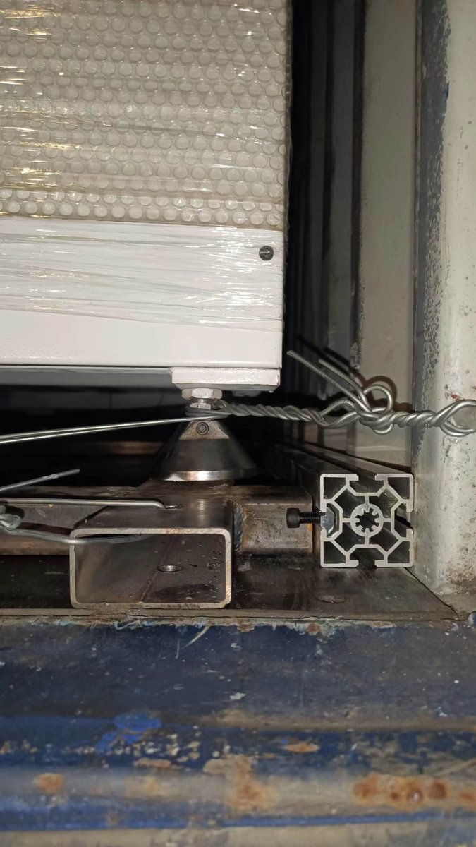 fenstek's tweet photo. CNC Laser Machining Center was loaded into container for shipping
(1)high processing accuracy, can process steel profile
(2)volume production: 1 set can replace 2 sets of ordinary 3-axis machining center
#cnclasermachine #aluminumwindowmachine #cncmachiningcenter #fenstekmachine https://t.co/Ca2WGaPUK9
