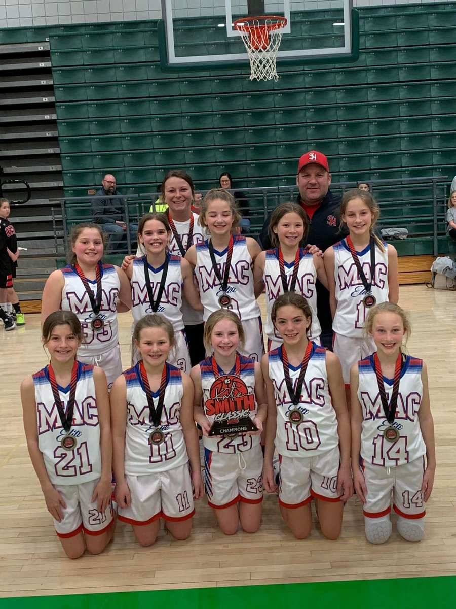 mattb1baumer's tweet photo. Girls had a great AAU season. Captured 3 out of 4 tourney championships. #MACElite https://t.co/8Vm6TTishY