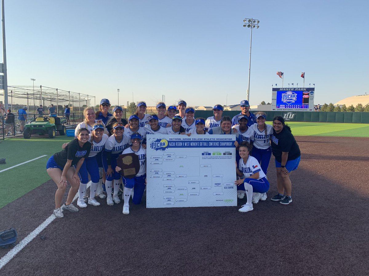 AlexCammarata_'s tweet photo. HEADING TO THE WORLD SERIES! 🥎

@WranglerSB beats Howard College 7-6, 12-4 winning the @NJCAA Region 5 West tournament in Lubbock to head back to the World Series for the second year in a row!

Congrats, ladies!

@WranglerSports @OdessaCollege @OCCoachJackson https://t.co/hohCIlgoNg