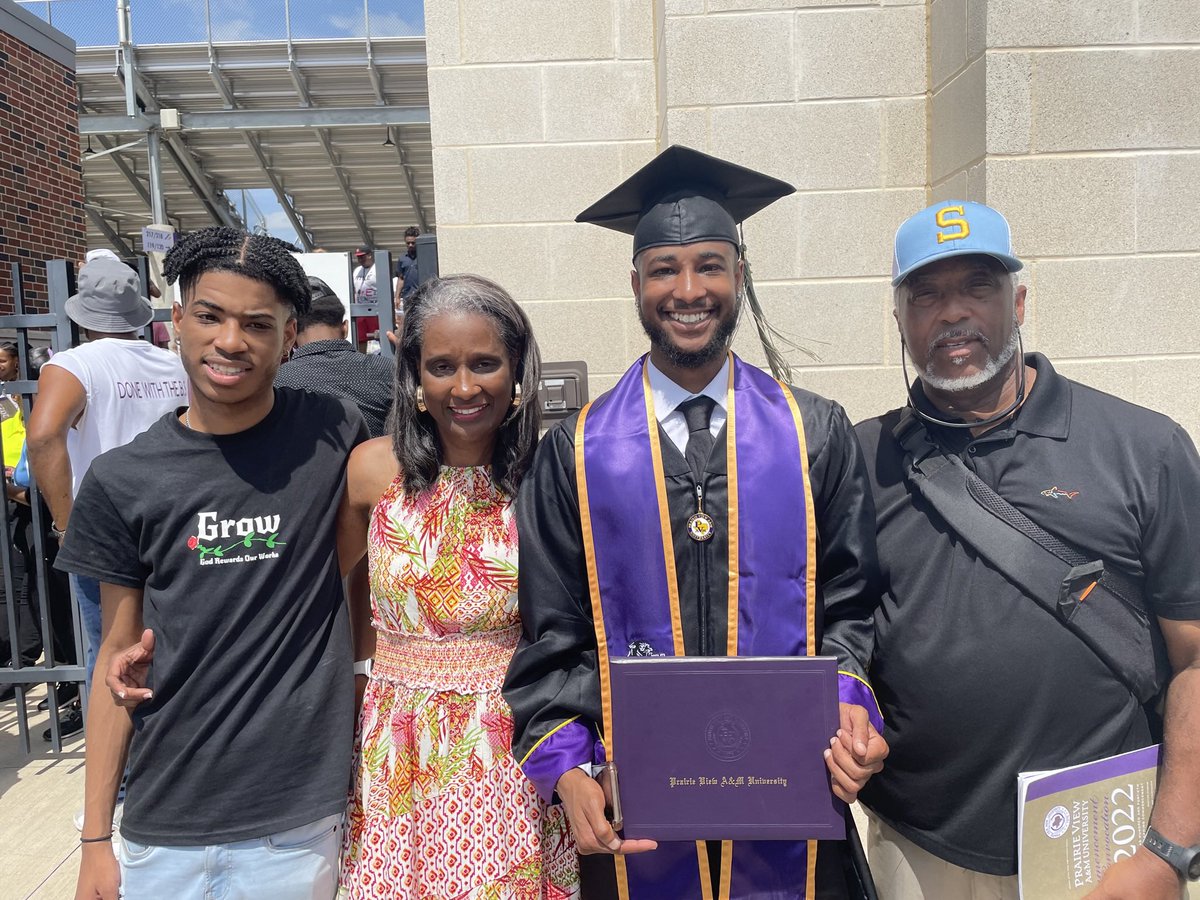 Avion_raww's tweet photo. Preciate you PV #PVAMUGrad https://t.co/8G6I0MRGrD