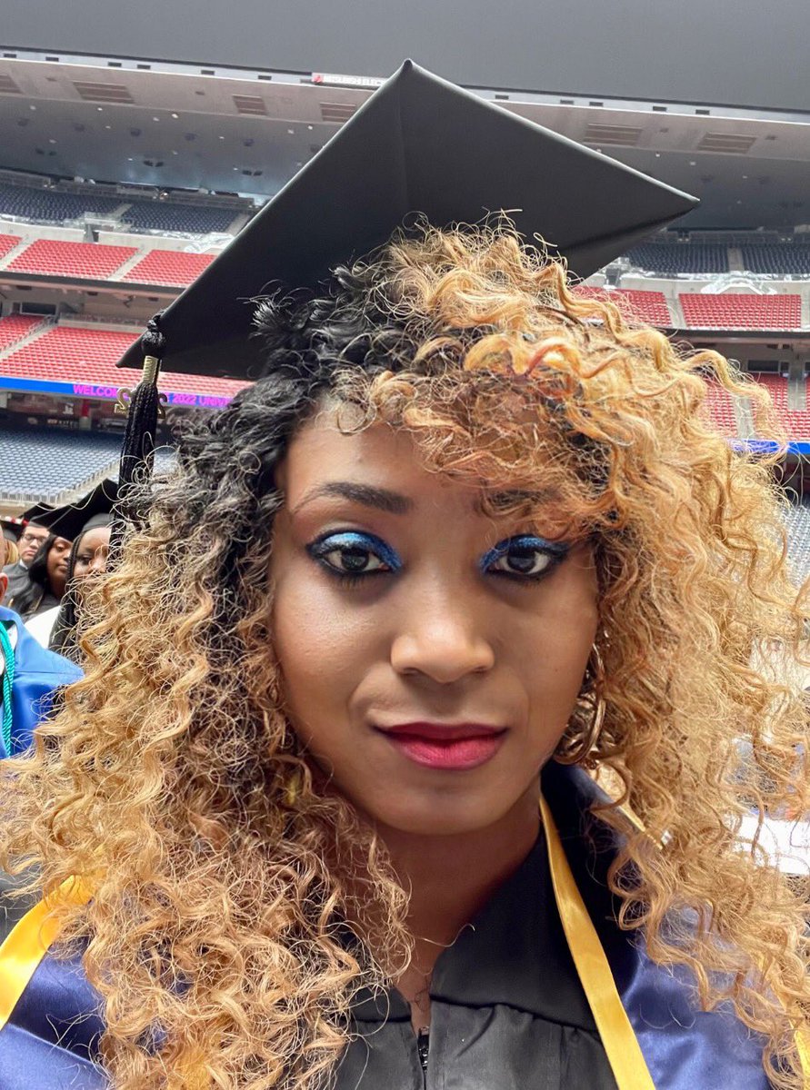 noradillinkuku's tweet photo. Graduated today with honors🤩🤸🏽‍♂️🏋️‍♂️💃��💥🏅👩‍🎓😍 #GoCougars #graduation2022 #Honors https://t.co/topuVP7CYZ