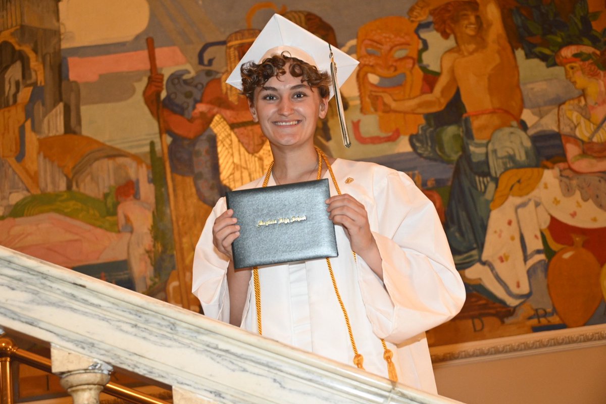 Class of 2022, it’s been an incredible journey. Thank you Mayfield💚 

Congratulations to all who graduated! This is just our beginning :)